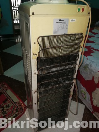 Water cooler and heater